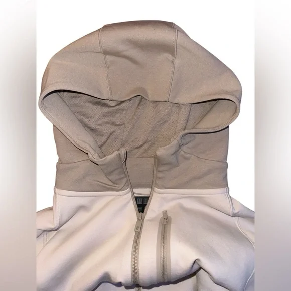 Uniqlo men’s Large sweatshirt, excellent condition. - Picture 5 of 6